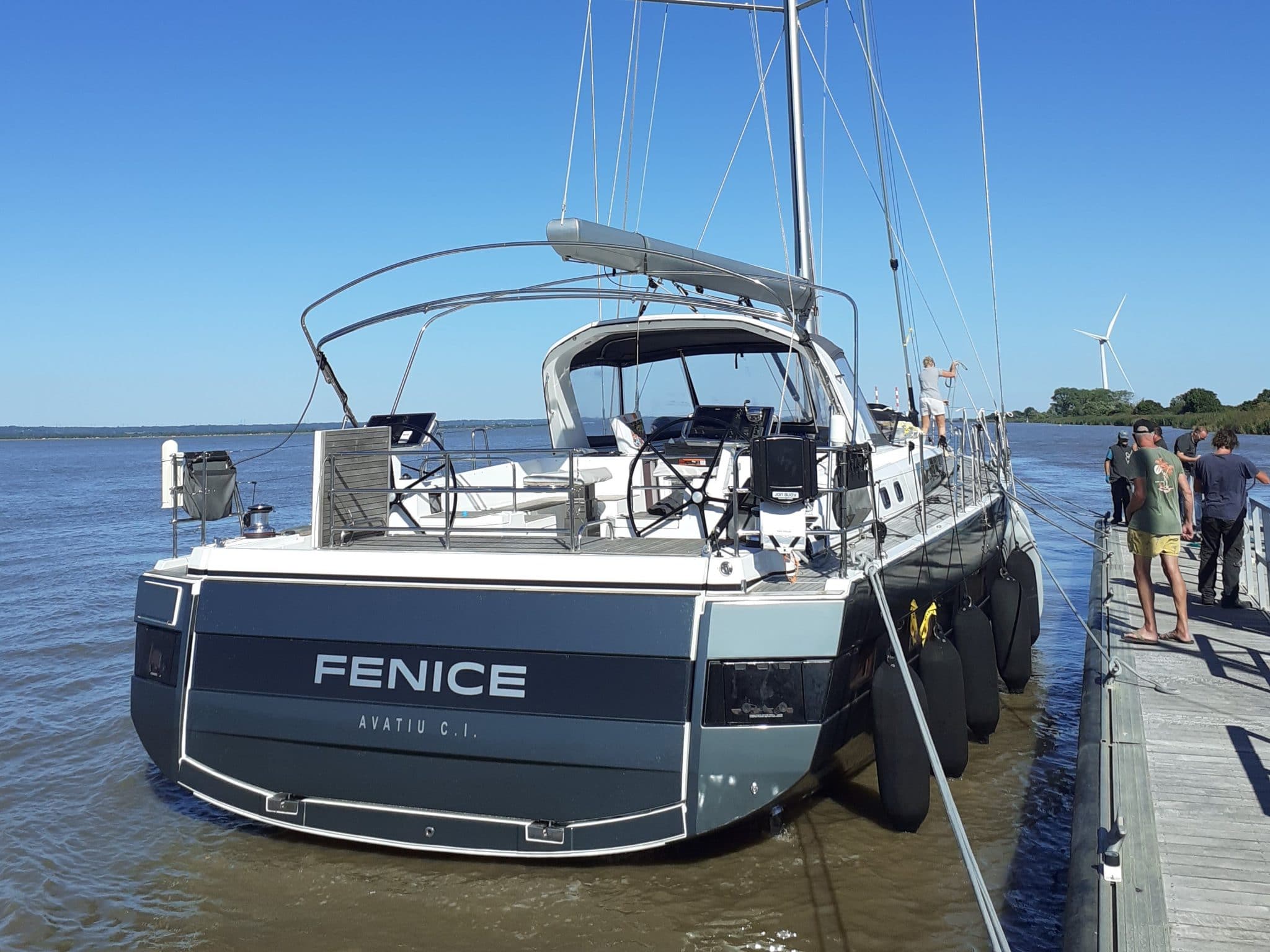 Mise à l’eau de l’Océanis Yacht 62 « Fenice »